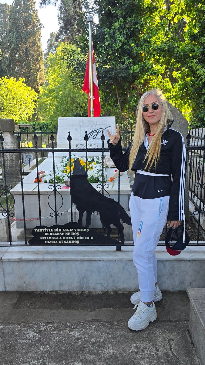 #3MayısTürkçülükGünü 
Hayır! Rumeli'yi unutmayacağız...Hiçbir yeri unutmayacağız.Turgut Reis'in mezarı olan Trablus'u kahraman Türk kadınlarına  mezar olan Rodos'u da unutmayacağızAzerbaycan'ı, Kırım'ı, Türkistan'ı, Kafkasya'yı, Altay'ları,Ural'ları, Edil'leri de unutmayacağız