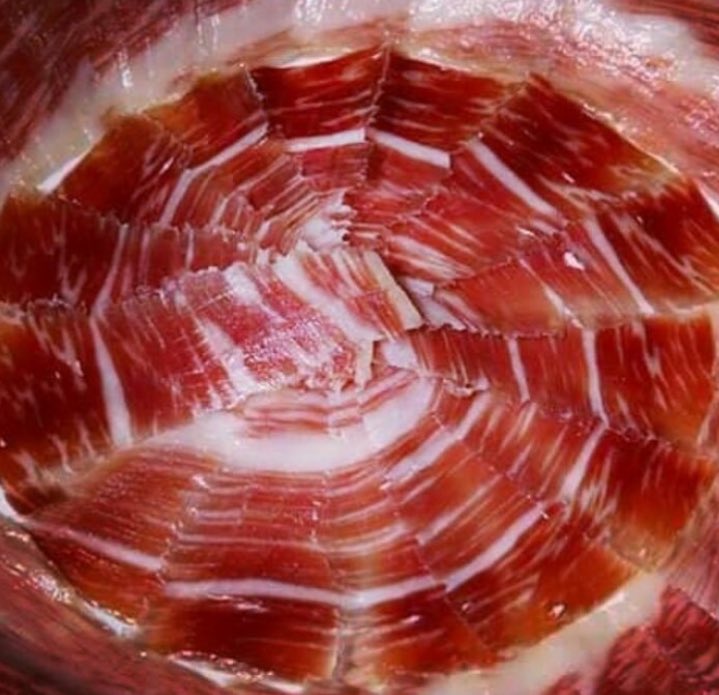 morodelsur's tweet image. Plato argentino VS plato español yo lo tengo clarisimo