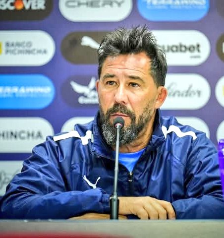 directfutbolec's tweet photo. #LDU. Pablo Sánchez
"Este club tiene esta particularidad de que no hay apoyo. Ojalá podamos revertir la consideración de la gente contra este equipo y cuerpo técnico. Tengo fe que podremos salir adelante" https://t.co/kp0sqwcVc6