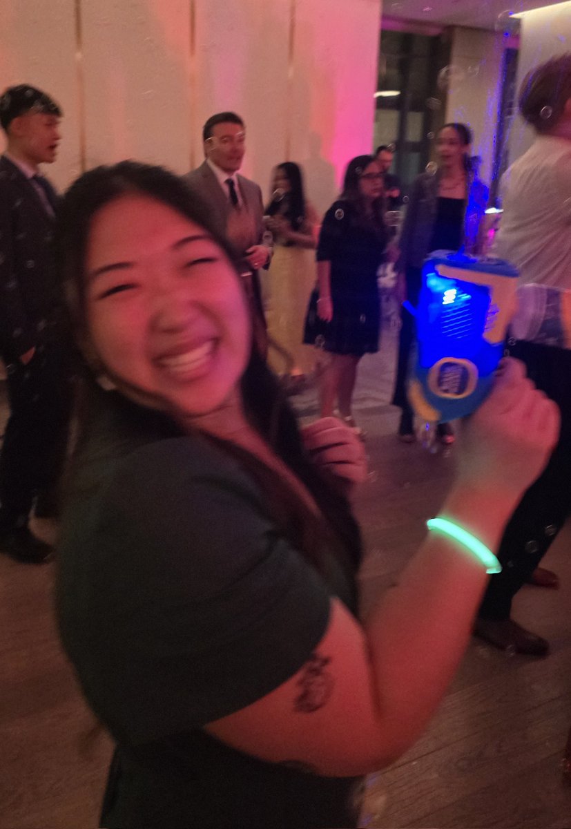 KaizoFaizo's tweet photo. Went to an old friends wedding yesterday. We went berserk with a bubble blaster while dancing. 100/10 experience https://t.co/mfYJCERoff