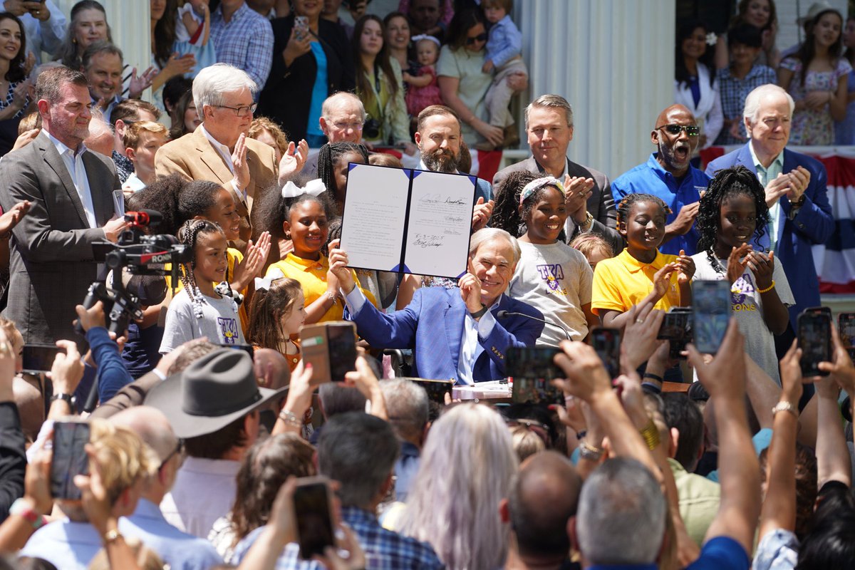 nathancunneen's tweet image. 🚨SCHOOL CHOICE IS LAW IN TEXAS🚨
