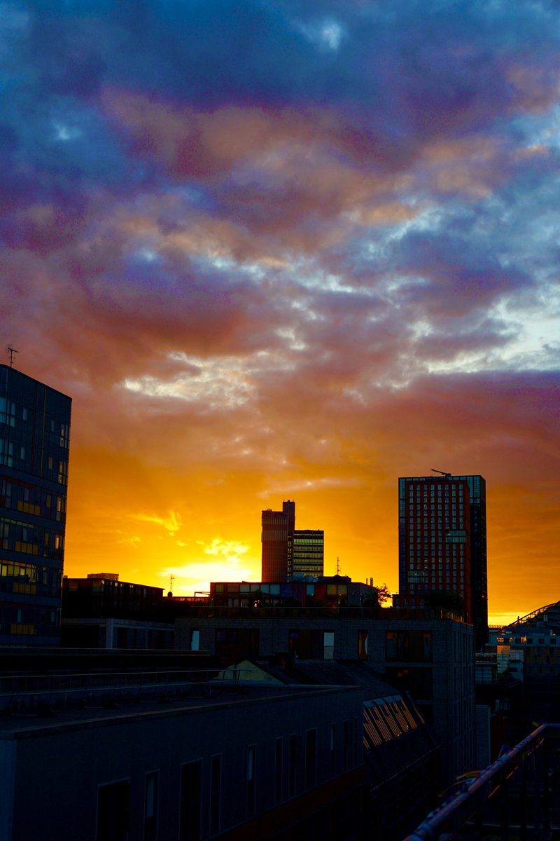 Gareth Worthington (@garethmanc) on Twitter photo What a #SunSet over Manchester
#Manchester <a href="/bbcweather/">BBC Weather</a> <a href="/RainorshineManc/">Manchester Weather ๐</a> <a href="/MENnewsdesk/">Manchester News MEN</a> <a href="/MancPictures/">๐๐๐ง๐๐๐ข๐๐ญ๐ฎ๐ซ๐๐ฌ</a> <a href="/ILoveMCR/">I Love Manchester</a> <a href="/YourMCR/">Your Manchester</a> <a href="/ManCityCouncil/">Manchester City Council</a> <a href="/StormHour/">#StormHour</a> <a href="/visit_mcr/">Visit Manchester</a> What a #SunSet over Manchester
#Manchester <a href="/bbcweather/">BBC Weather</a> <a href="/RainorshineManc/">Manchester Weather ๐</a> <a href="/MENnewsdesk/">Manchester News MEN</a> <a href="/MancPictures/">๐๐๐ง๐๐๐ข๐๐ญ๐ฎ๐ซ๐๐ฌ</a> <a href="/ILoveMCR/">I Love Manchester</a> <a href="/YourMCR/">Your Manchester</a> <a href="/ManCityCouncil/">Manchester City Council</a> <a href="/StormHour/">#StormHour</a> <a href="/visit_mcr/">Visit Manchester</a>