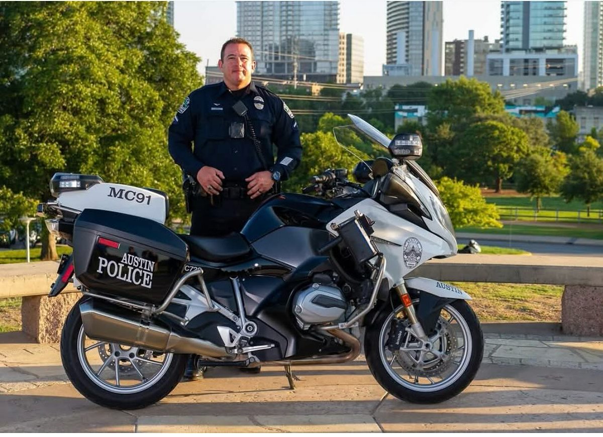 The Austin Police Association and all our members are saddened by the sudden and tragic loss of Austin Police Department Detective Israel “Izzy” Garcia. Detective Garcia served the Austin Police Department since 2009 when he was brought over as part of the Austin Public Safety