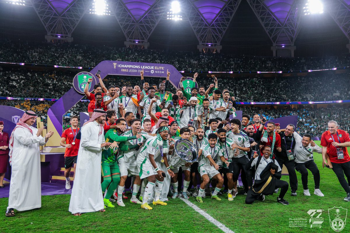 ياخي أول مرة تجيب هالبطولة بتاريخك وتجيبها بعد 13 مباراة بدون خسارة وبعد ما غلبت أبطال كل دوريات آسيا ؟ والله الاهلي سطا وطغى وتجبّر وساد