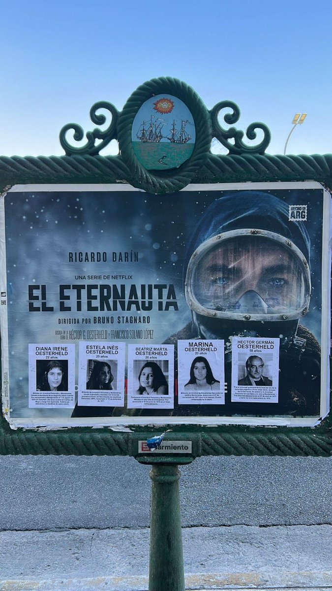 El tan vilipendiado tema de los DDHH.
La serie El Eternauta con Ricardo Darín y el uruguayo César Troncoso bate récord de audiencias.
Su creador, el escritor argentino Héctor Germán Oesterheld fue secuestrado y desaparecido junto a sus 4 hijas por la dictadura militar en 1977.