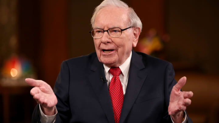 ⬛"Warren Buffett e i 347 miliardi di dollari: strategie per il futuro di Berkshire Hathaway"