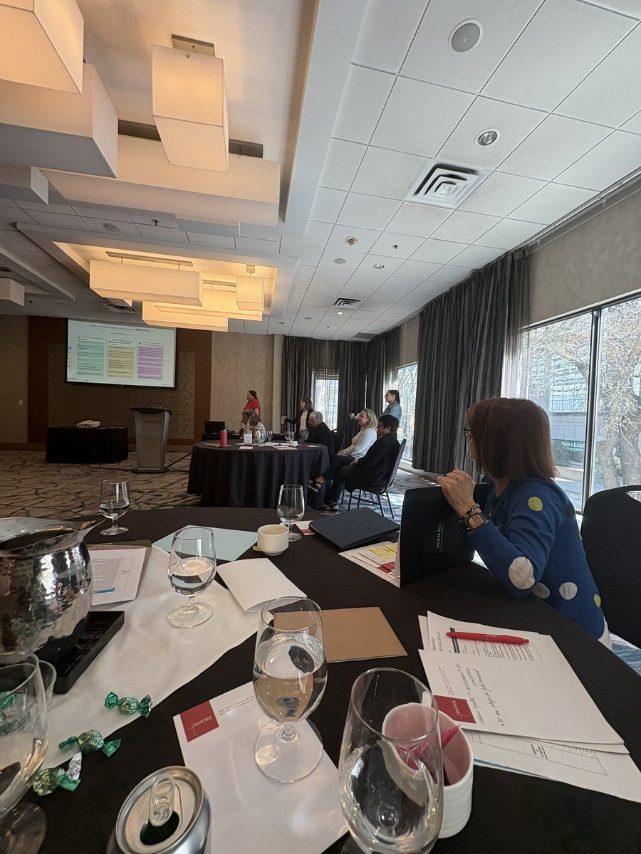 Réunis à Edmonton avec des voix inspirantes de partout au Canada, on réfléchit à une question essentielle : comment accompagner chaque élève à construire son identité francophone avec fierté?
La diversité et l’inclusion sont au cœur de cette mission.