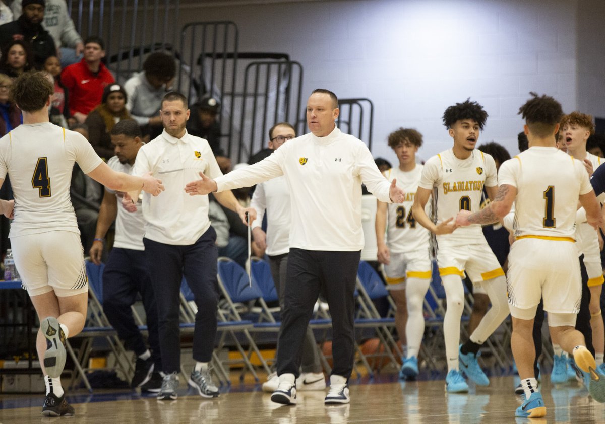 🚨Class 3A boys 🏀 all-state team 🚨
First team: Aliquippa's Josh Pratt (Player of the Year), South Allegheny's Drew Cook
Second team: South Allegheny's Cam Epps, Mohawk's Bobby Fadden
Co-Coach of the year: South Allegheny's Tony DiCenzo