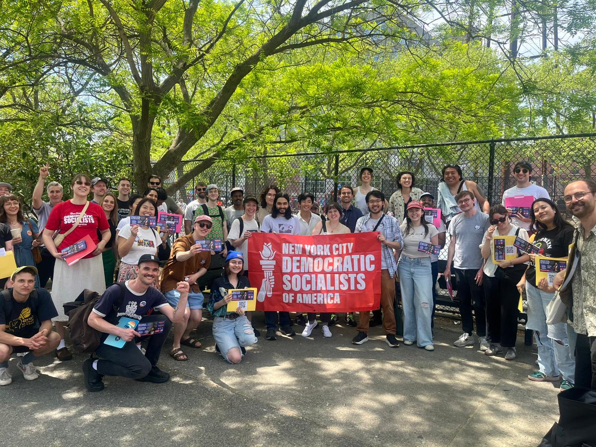 Zohran Kwame Mamdani (@zohrankmamdani) on Twitter photo Thank you <a href="/Gonzalez4NY/">Kristen Gonzalez</a>, <a href="/NYCDSATechWG/">NYC-DSA Tech Action🌹</a> + <a href="/nbkDSA/">North Brooklyn DSA 🌹</a> for leading today's canvass in Greenpoint! Thank you <a href="/Gonzalez4NY/">Kristen Gonzalez</a>, <a href="/NYCDSATechWG/">NYC-DSA Tech Action🌹</a> + <a href="/nbkDSA/">North Brooklyn DSA 🌹</a> for leading today's canvass in Greenpoint!