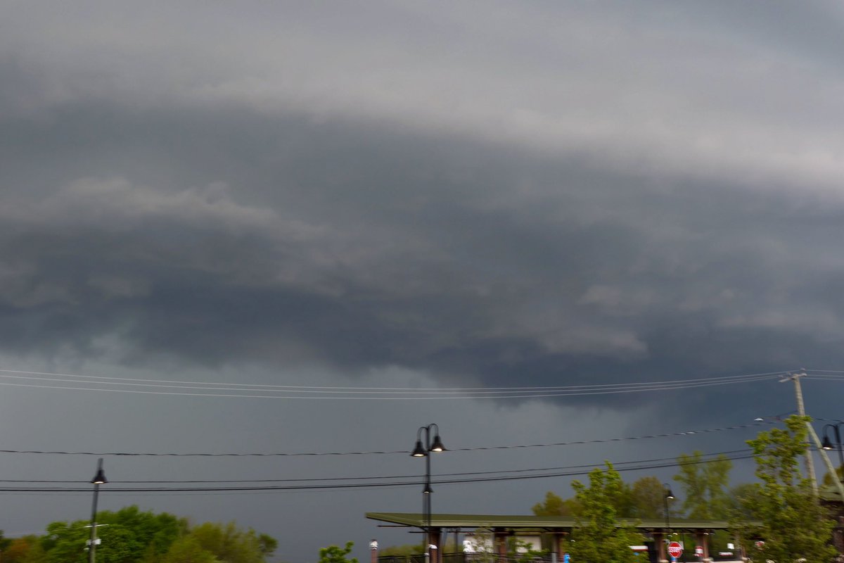 Dan Butler (@danbutler_55) on Twitter photo More shelf/scud cloud pics Berlin CT 1/2 #CTwx <a href="/WxCarpino/">Anthony Carpino</a> <a href="/DeshaunRob_Ct/">Meteorologist De Shaun Robinson</a> <a href="/MikeSliferWX/">Mike Slifer</a> <a href="/StormTeam8/">WTNH Storm Team 8</a> More shelf/scud cloud pics Berlin CT 1/2 #CTwx <a href="/WxCarpino/">Anthony Carpino</a> <a href="/DeshaunRob_Ct/">Meteorologist De Shaun Robinson</a> <a href="/MikeSliferWX/">Mike Slifer</a> <a href="/StormTeam8/">WTNH Storm Team 8</a>