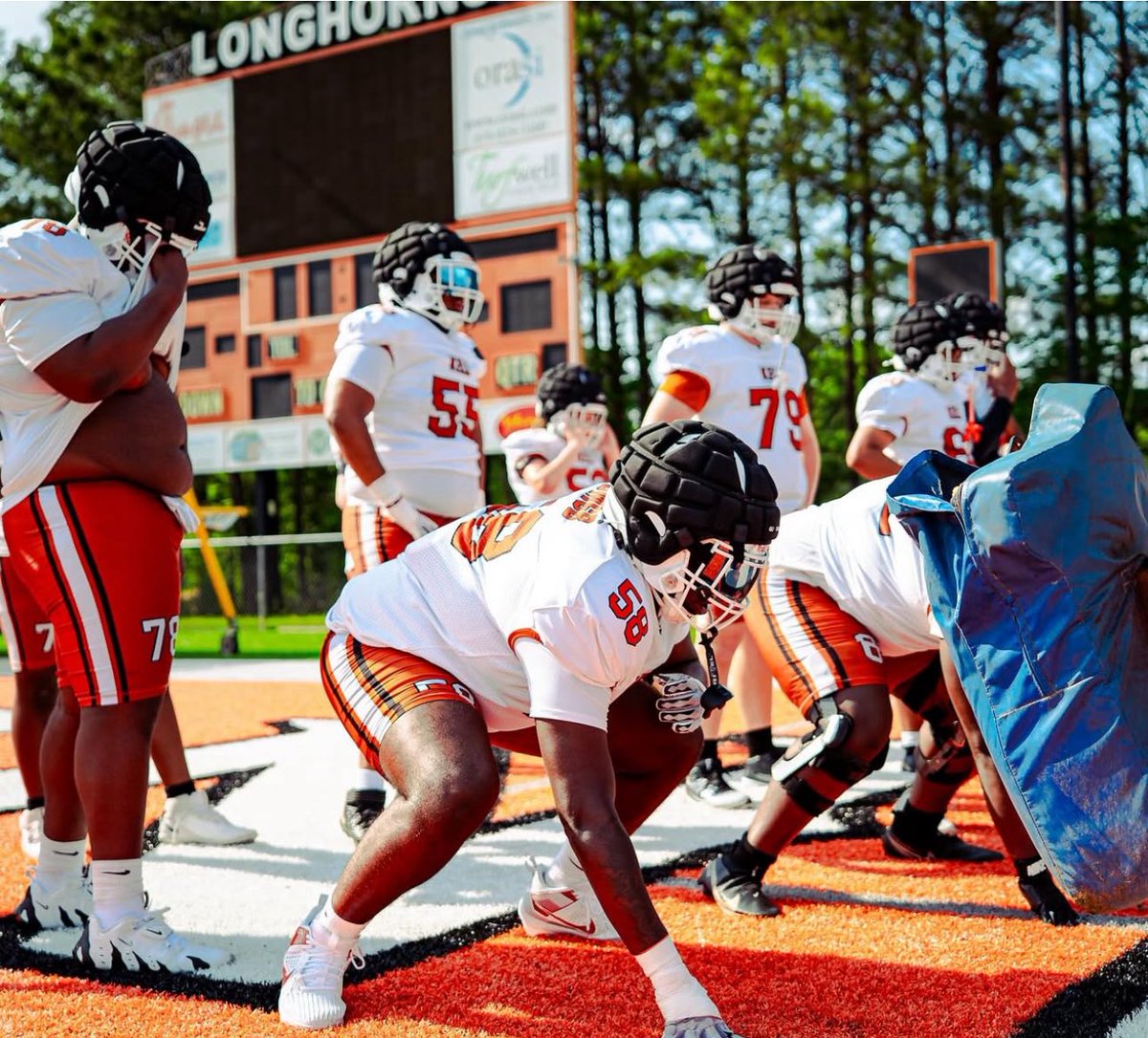 Kell_Football's tweet image. Week One ✅

𝚈𝚎𝚊𝚛 𝚘𝚏 𝚝𝚑𝚎 𝙻𝚘𝚗𝚐𝚑𝚘𝚛𝚗

#DMGB🔥 | #ComeToTheYard🤘