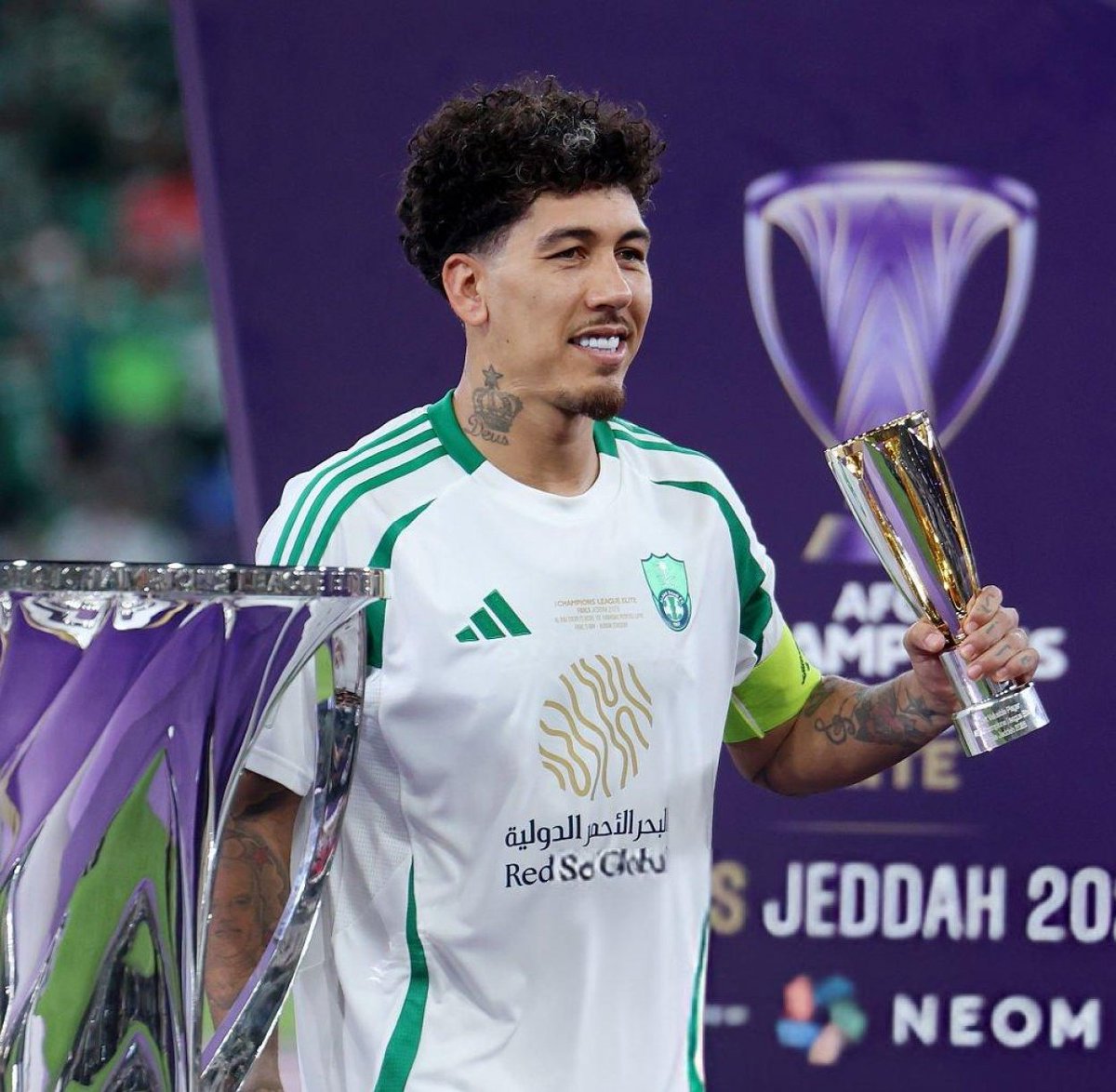 TheAnfieldTalk's tweet photo. Bobby Firmino:

“I'm happy for Liverpool and for what Mohamed Salah achieved. I miss Mo. I think we share a great friendship — we made beautiful history together. If he's watching me now, I'm really proud of him and our friendship.“ 🥹❤️

[@ismaeelmahmoudd] https://t.co/hDDQ5XapMx
