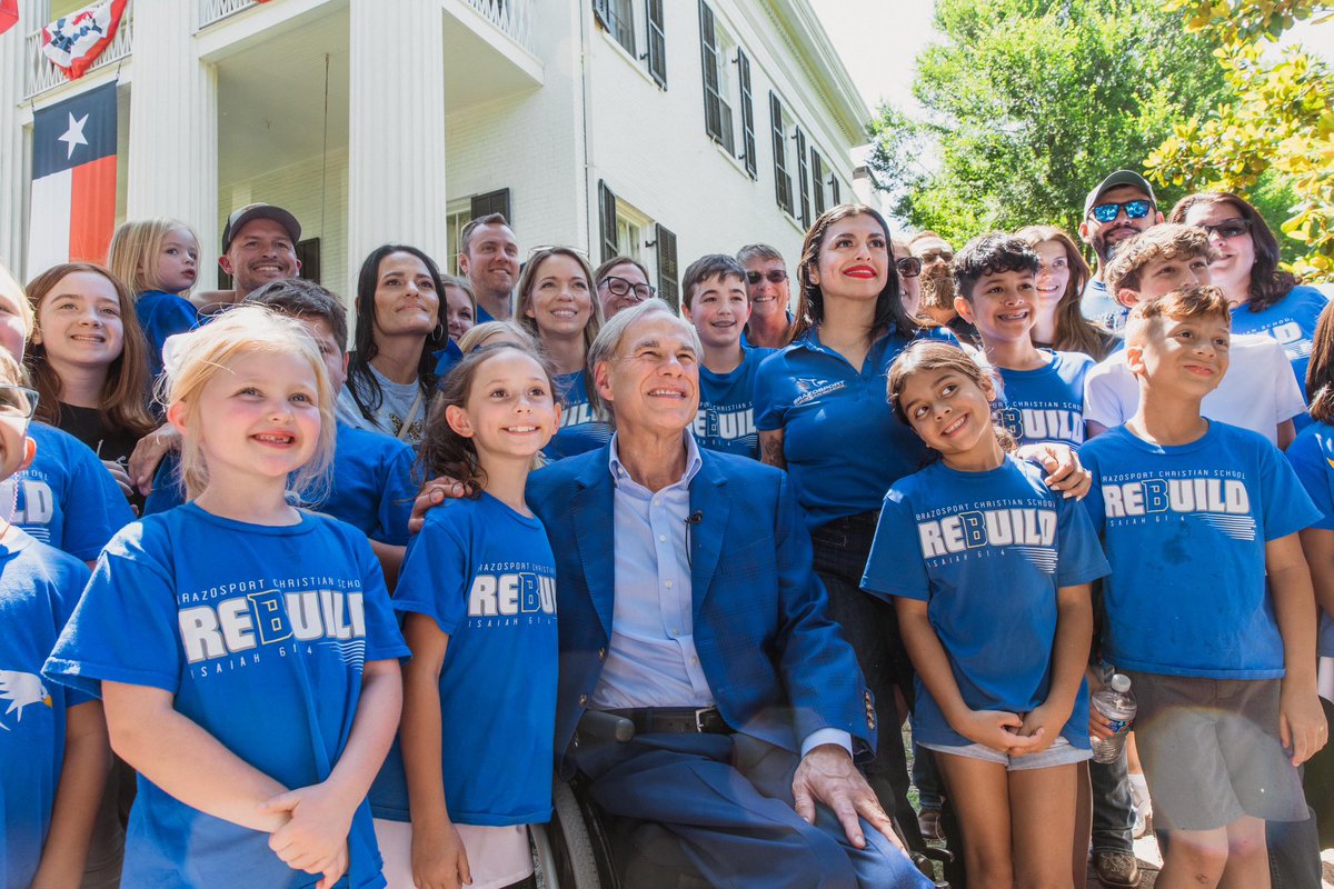 GregAbbott_TX's tweet image. I’ve met with so many families over the years who have longed for education freedom.

And that day has arrived.

Proud to sign school choice into law today.

Texas now empowers parents to choose the school that’s BEST for their child.
