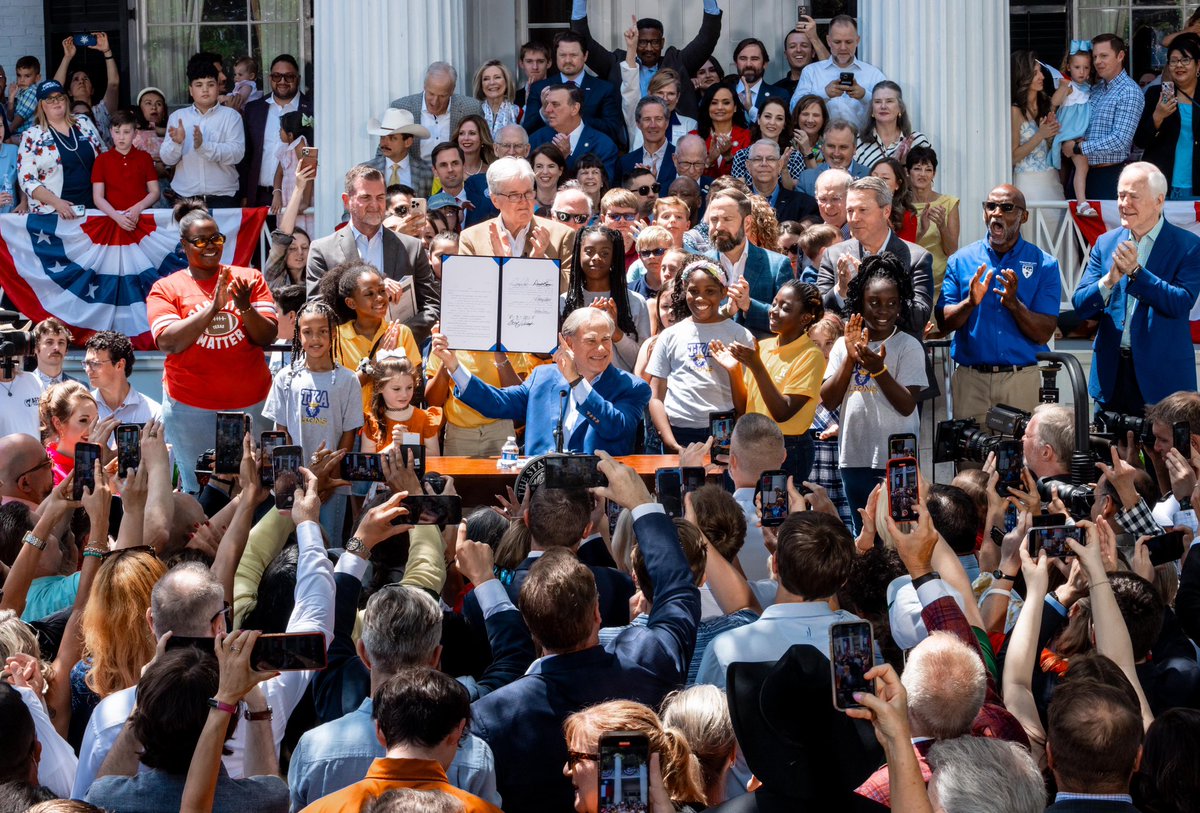 GregAbbott_TX's tweet image. I’ve met with so many families over the years who have longed for education freedom.

And that day has arrived.

Proud to sign school choice into law today.

Texas now empowers parents to choose the school that’s BEST for their child.