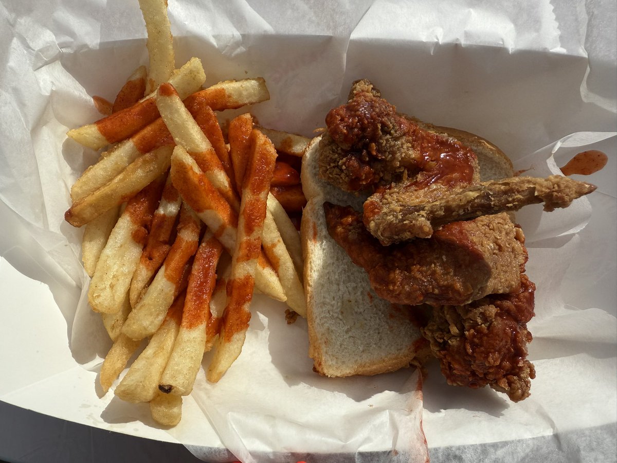 Kara Tilly (@tillyest) on Twitter photo It’s the Food Truck Social at the <a href="/UChicagoAlumni/">UChicago Alumni</a> Weekend 2025! Chicken Wings from Harold’s Chicken Shack and Palmer House Ice Cream from Rainbow Cone! I’ve got hot sauce in my bag, swag! #UChiAW #UChicagoAW #UChicago #TasteofChicago #GoodEats #HotSauce #PalmerHouse <a href="/UChicago/">The University of Chicago</a> It’s the Food Truck Social at the <a href="/UChicagoAlumni/">UChicago Alumni</a> Weekend 2025! Chicken Wings from Harold’s Chicken Shack and Palmer House Ice Cream from Rainbow Cone! I’ve got hot sauce in my bag, swag! #UChiAW #UChicagoAW #UChicago #TasteofChicago #GoodEats #HotSauce #PalmerHouse <a href="/UChicago/">The University of Chicago</a>