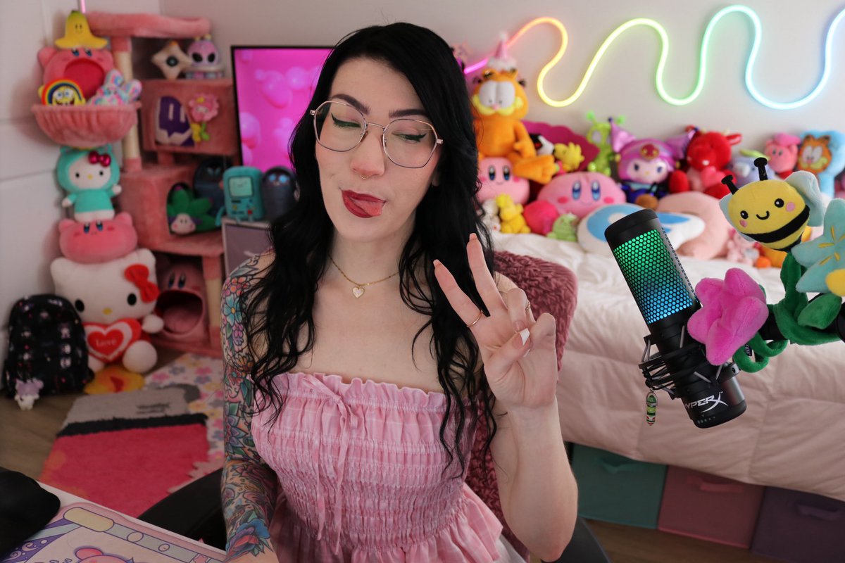 subathon day 2 is live 🌸

26.5 hrs on the clock ⏰

twitch.tv/calamitykait for more comp and some iron banner then some lego building