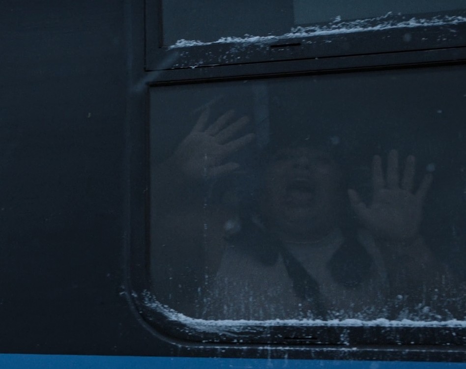 Alguien puede pensar en Zaracho que está encerrada en el tren de EL Eternauta desde el capitulo 2? por favor alguien que le lleve algo para leer, anda a saber cuántos bichos ya se comió del aburrimiento!!!🤣