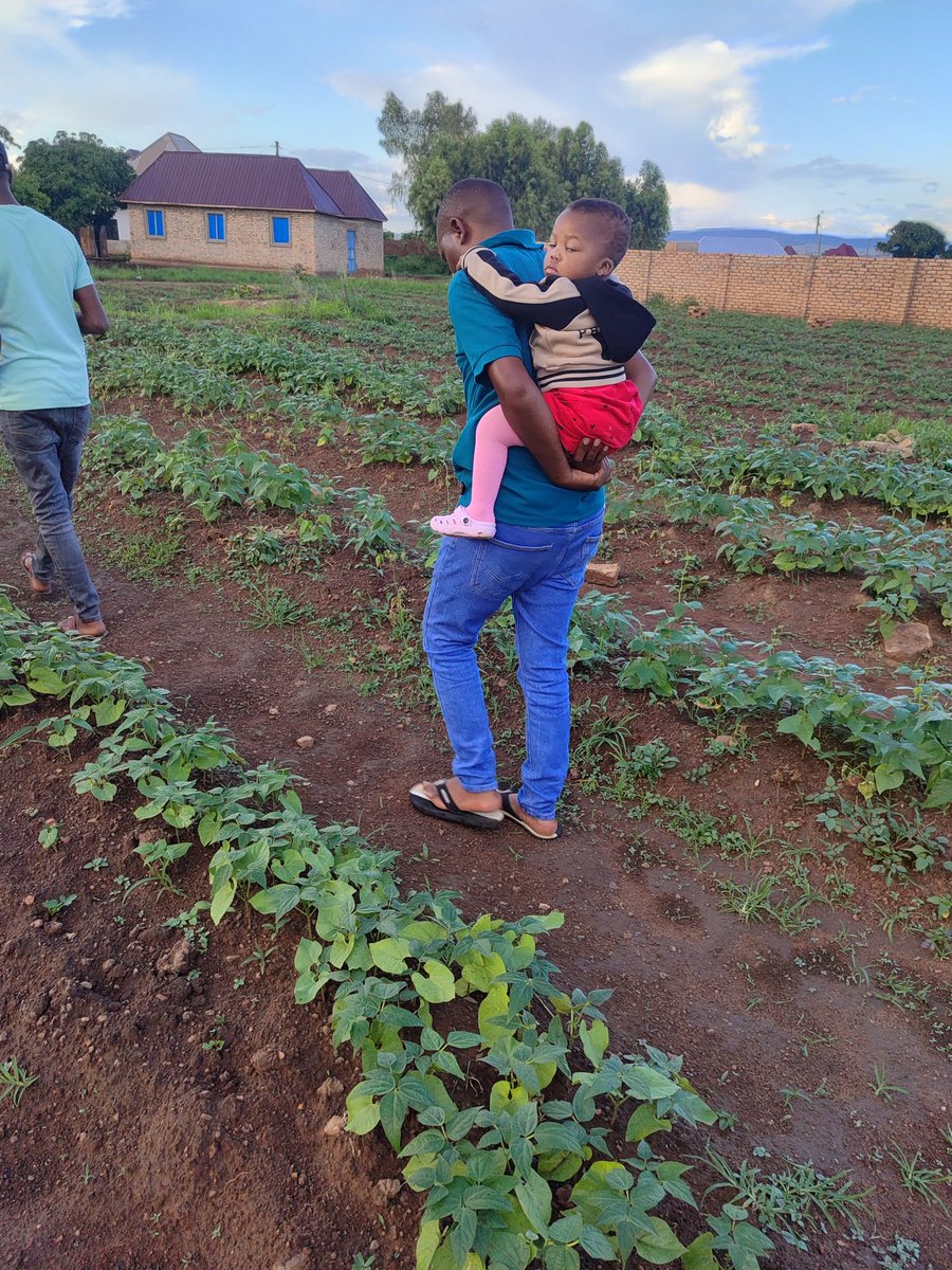 siniengaisaac's tweet photo. @Buhlenomuhle https://t.co/DkDdCdHilE