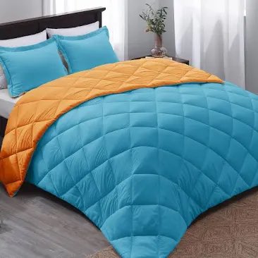 MandaLHuber's tweet image. Desperately searching for a new bed set for Brodie and found…

A comforter set?

PERRY THE COMFORTER SET?!
@DanPovenmire