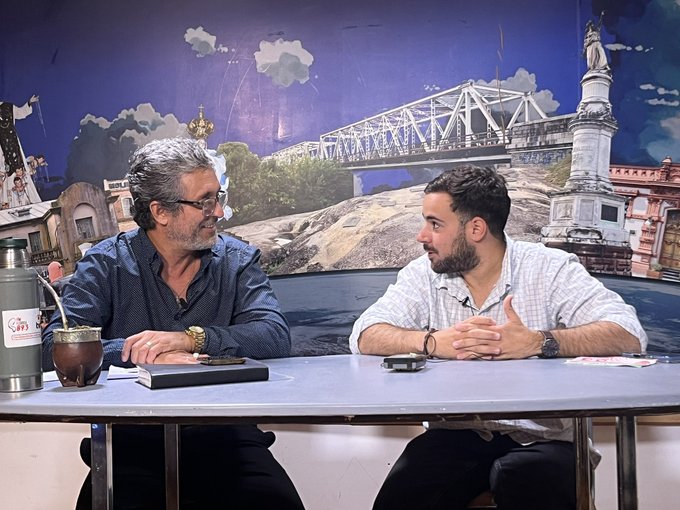 “En el Espacio 501 no hay ninguno que sea rentado” 

Entrevistas a <a href="/sebastianrodfer/">Sebastián Rodríguez Ferrari</a> quien encabeza la lista a la <a href="/JuntaFlorida/">Junta Departamental de Florida</a> por el Espacio 501 del <a href="/PartidoColorado/">Partido Colorado</a> y que a Buen día Florida llegó acompañado del candidato a la Intendencia <a href="/lanzadib/">Pablo Lanz Adib</a>

floridanoticias.com.uy/en-el-espacio-…