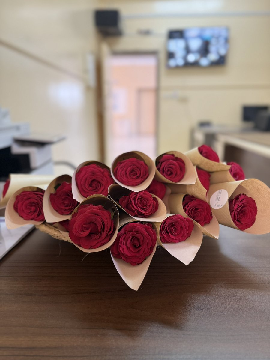 الصباحات الجميلة لاتمنح 

                        سرّها،،، 

              إلّا لمن يُحسن استقبالها🕊️

#صباح_الخير_والسعاده_للجميع