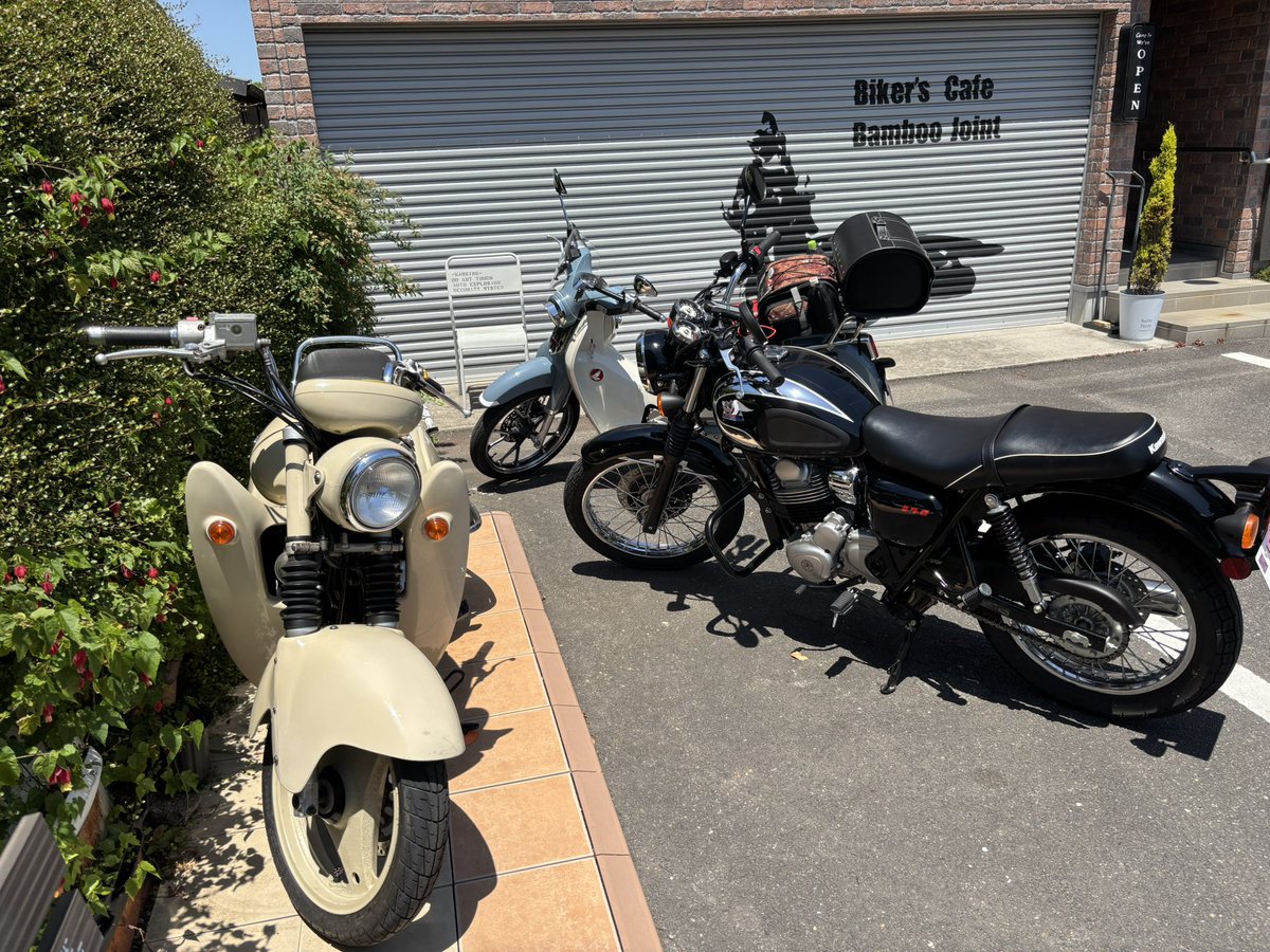 FlatMan320's tweet photo. #worldsendmotorcycleclub
Rayさんとコラボか?!
#SW-1
#メグロS1
#スーパースターc125 https://t.co/GSf91iqA64