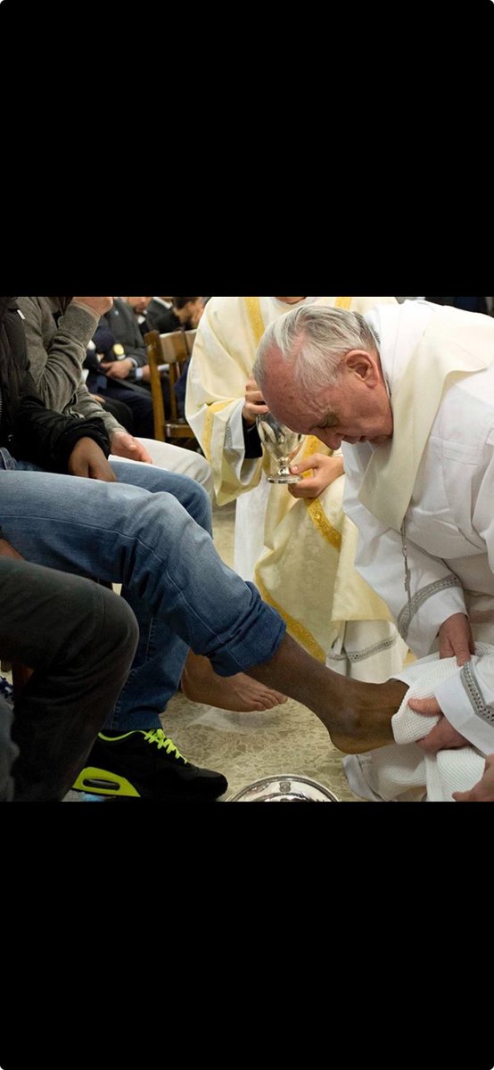 Mark_Shriver's tweet image. This is what a real Pope looks like, a true follower of Jesus