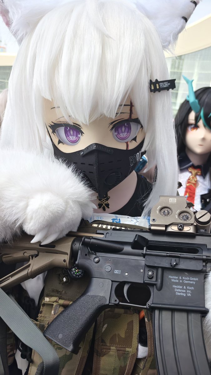 再看…再看就把枪管塞你屁股里！！！
（拉栓） ⸝⸝⸝ ╸▵╺⸝⸝⸝

#kigurumi