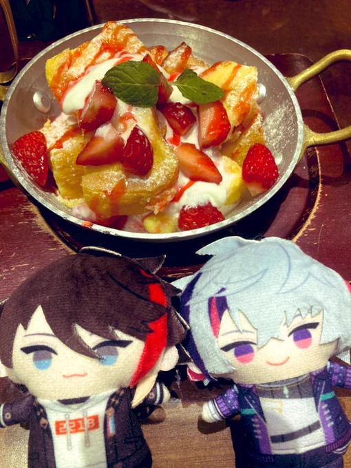 なぜかふわぐさといちごのスイーツで写真を撮りがち 