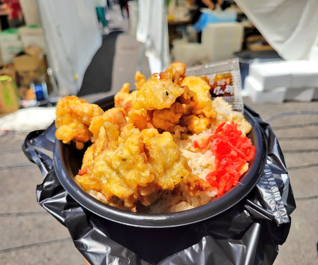 macofamR's tweet image. 3時間の耐久レース前にピットストップ
300も500も日産が勝つようにゲン担ぎ笑
ここの牛カツ絶品だった