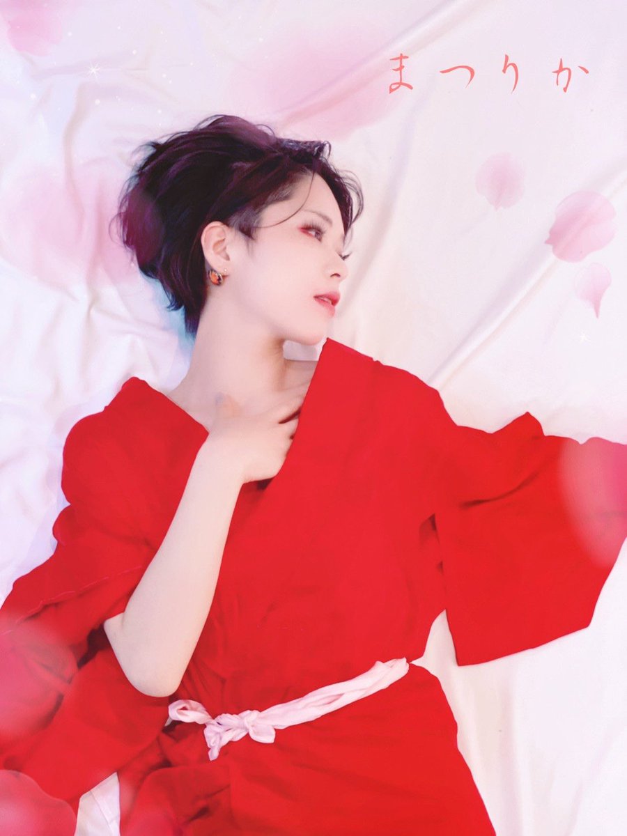 5月4日は劇団メンバーの鈴木絵里加の誕生日です！
絵里加ちゃん、おめでとう〜🎉

真面目でお茶目でダンスがかっこよくて、今ではブルタクになくてはならない存在です。
これからも一緒に楽しく作品をつくっていきましょう☺️ （青田）