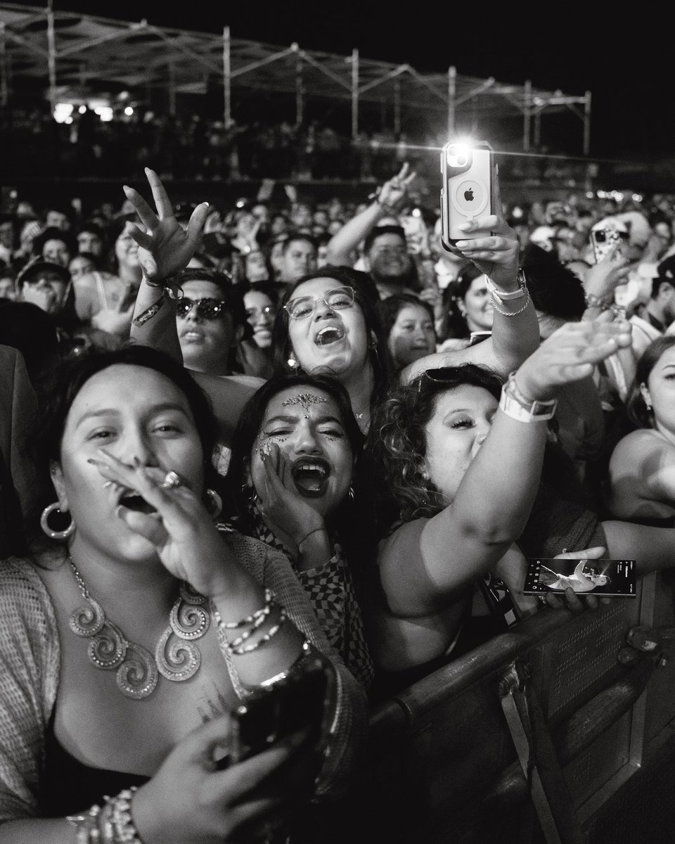elmalibaby's tweet photo. Gracias por la noche más lindo Guatemala 🇬🇹 nuestra primera y no última, gracias, gracias, gracias ❤️🫂 de Valle de chalco pa’ Guatemala. https://t.co/gDK0SCcxBm