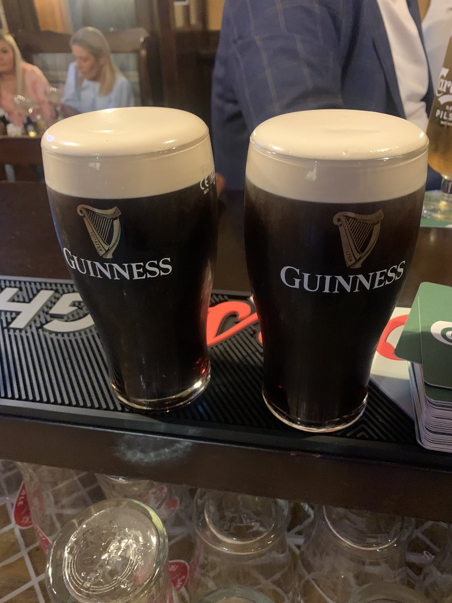 Happy Bank Holiday weekend. Great pints of #Guinness <a href="/mccaguesbar/">McCague’s Bar</a> #BígíLinn