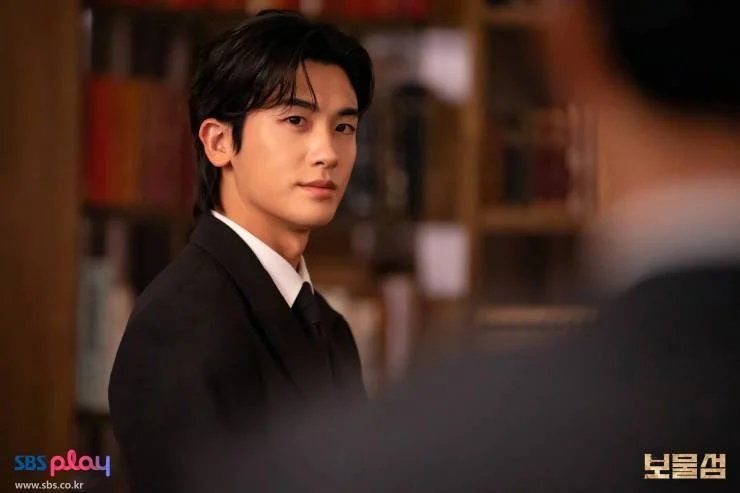I checked out #Buried Hearts for #ParkHyungSik - and here I am, to tell the tale. 😁 My review is now ready - come see? 🥲

#kdrama #review #buriedhearts #parkhyungsik #heojoonho #leehaeyoung #honghwayeon 

Review is here: buff.ly/XVNb4PX