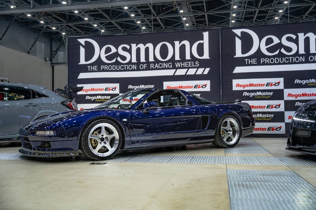 仕様変更3台目のNSX
ずっと計画を練っていたスタイルへ
そんな中、Desmond Wheelsさんからブースのお誘いが。
もちろん協力をさせて頂くことに。
そのためにボディは全部磨き直し。
明らかにボディのツヤ感が増しました。
📸→ <a href="/874typeR/">秋</a> 

#wekfest 
#wekfest2025