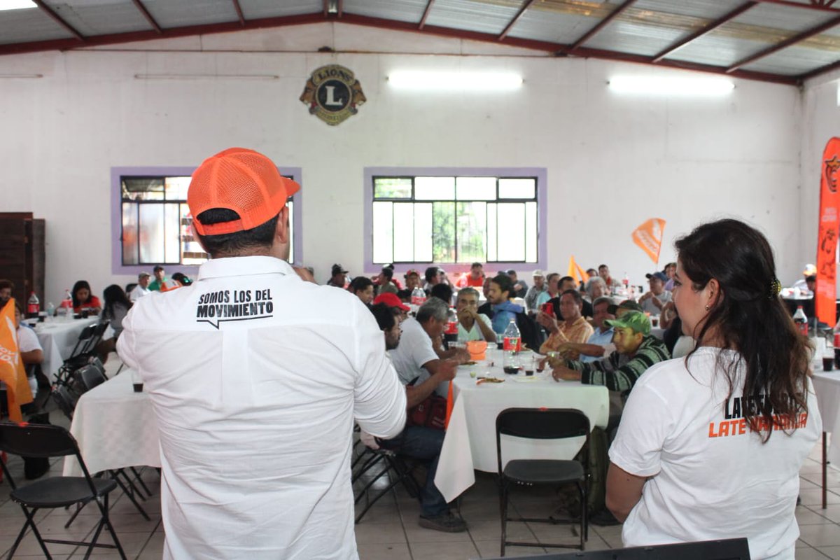 Edson Corona en el festejo del 3 de mayo!
Avance Informativo...