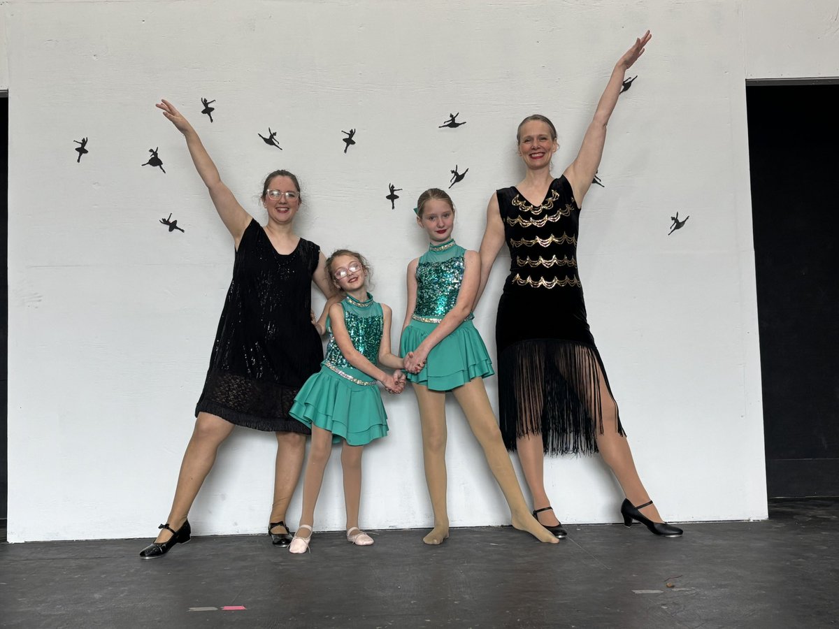 p_c_editing's tweet image. Another session of dance completed! Truly had an amazing time with these adults! I also did solos for the first time! And these two little girls did a fabulous job on their duet dances! Couldn’t get a picture of all the costumes—just the last ones.