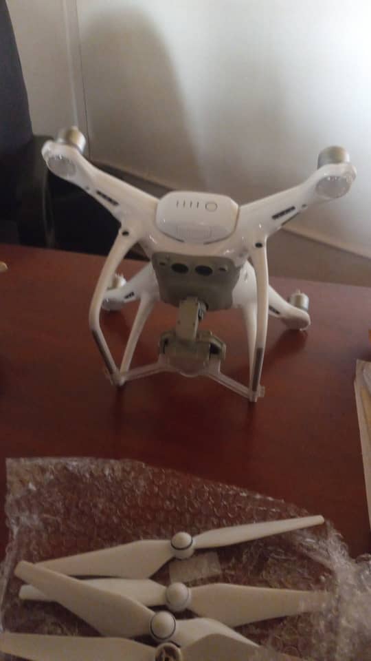 La lutte contre la contrebande se poursuit ...
Une fouille effectuée par les Agents des douanes de Miragoâne le 3 mai 2025 a permis la saisie de 60 cagoules, 1 drône professionnel, gants tactiques, étuis et autres équipements de police dissimulés dans des colis d'articles divers.