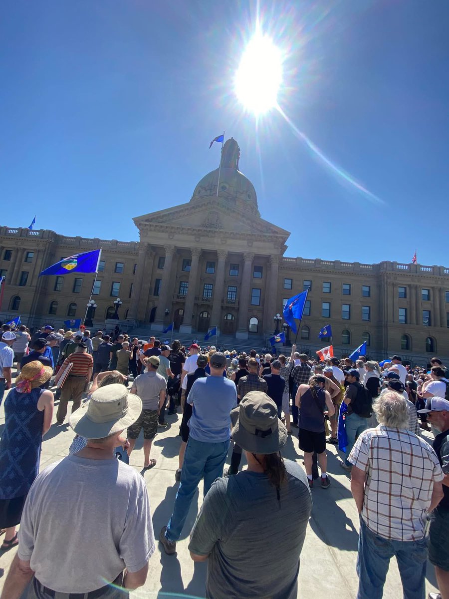 RiseOfAlberta's tweet photo. Massive rally today in Edmonton in support of Alberta Separation!

The movement is strong 💪 https://t.co/4Xu5Tbwf9K
