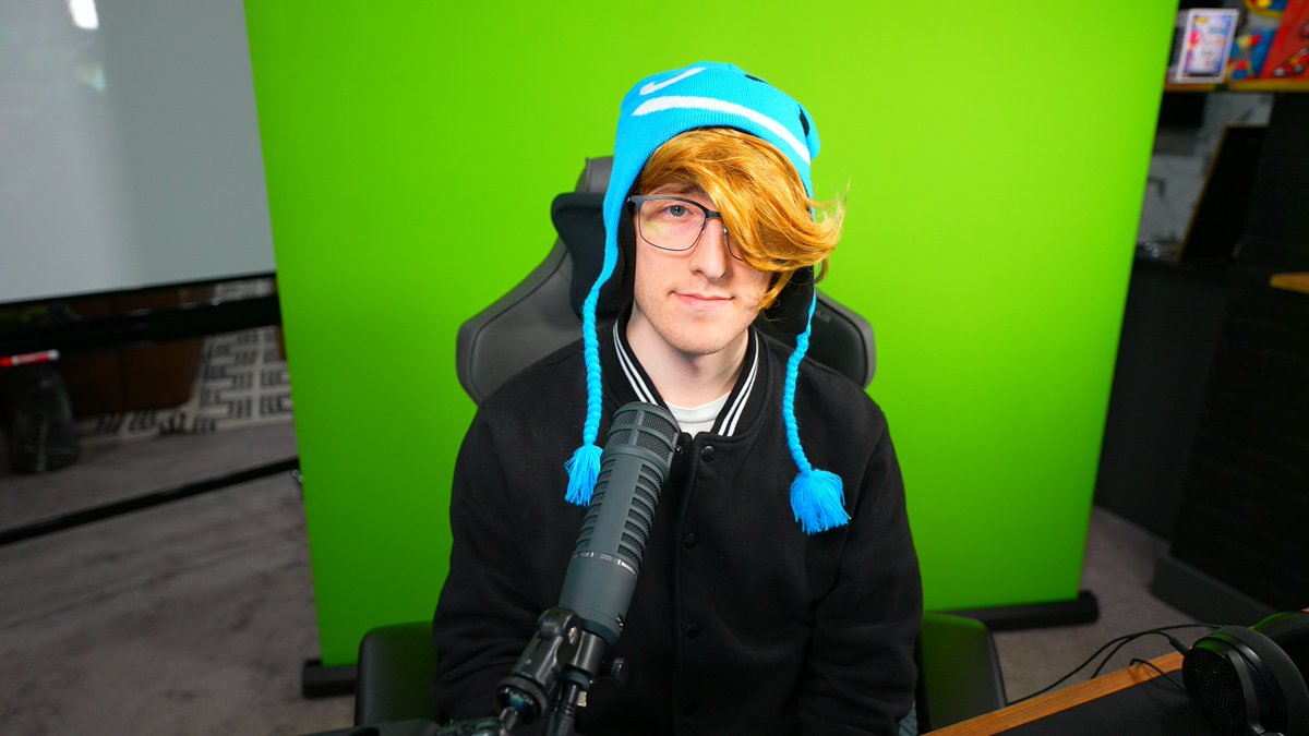 My glasses arrived. ☝️🤓

I have officially reached Unc Status.