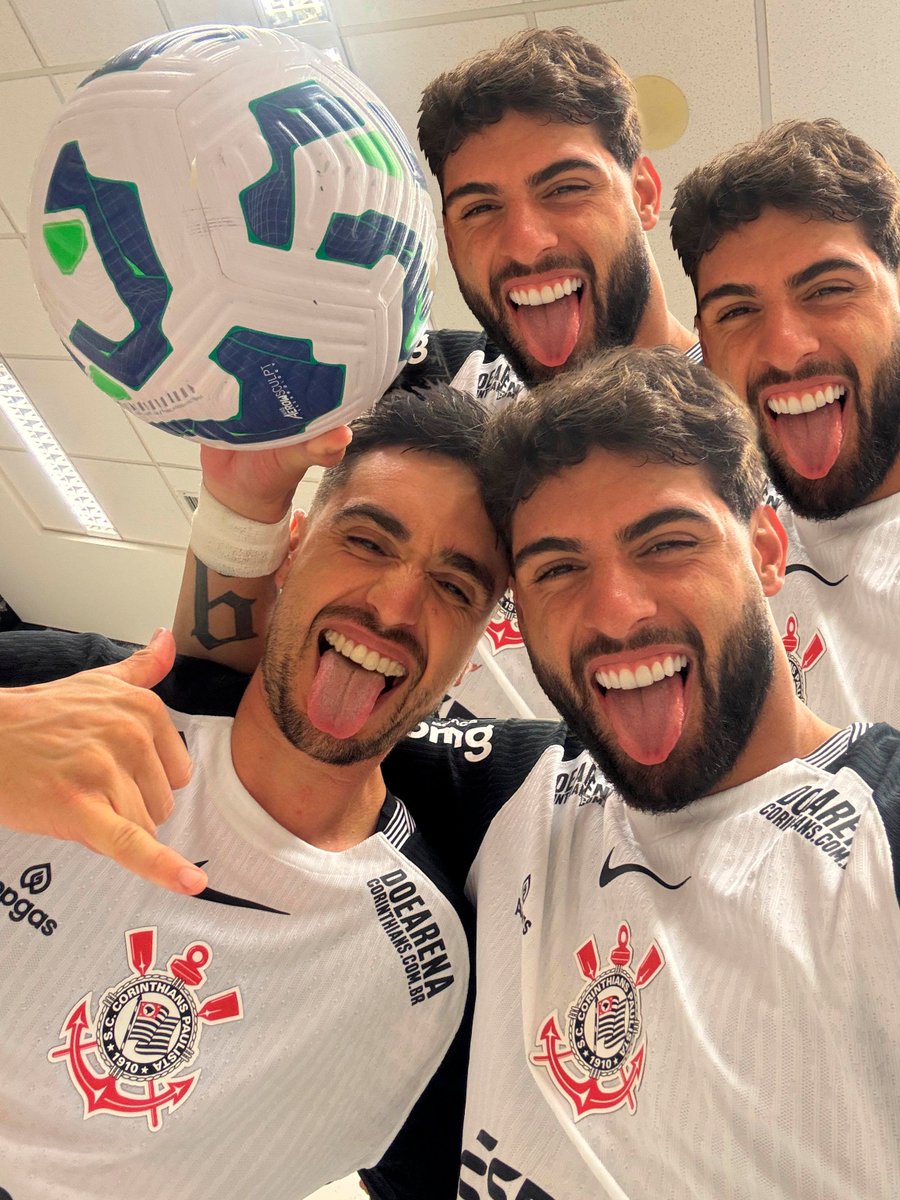 Agora sim, Fiel! 

Todos os autores dos gols da noite! 😜

#VaiCorinthians