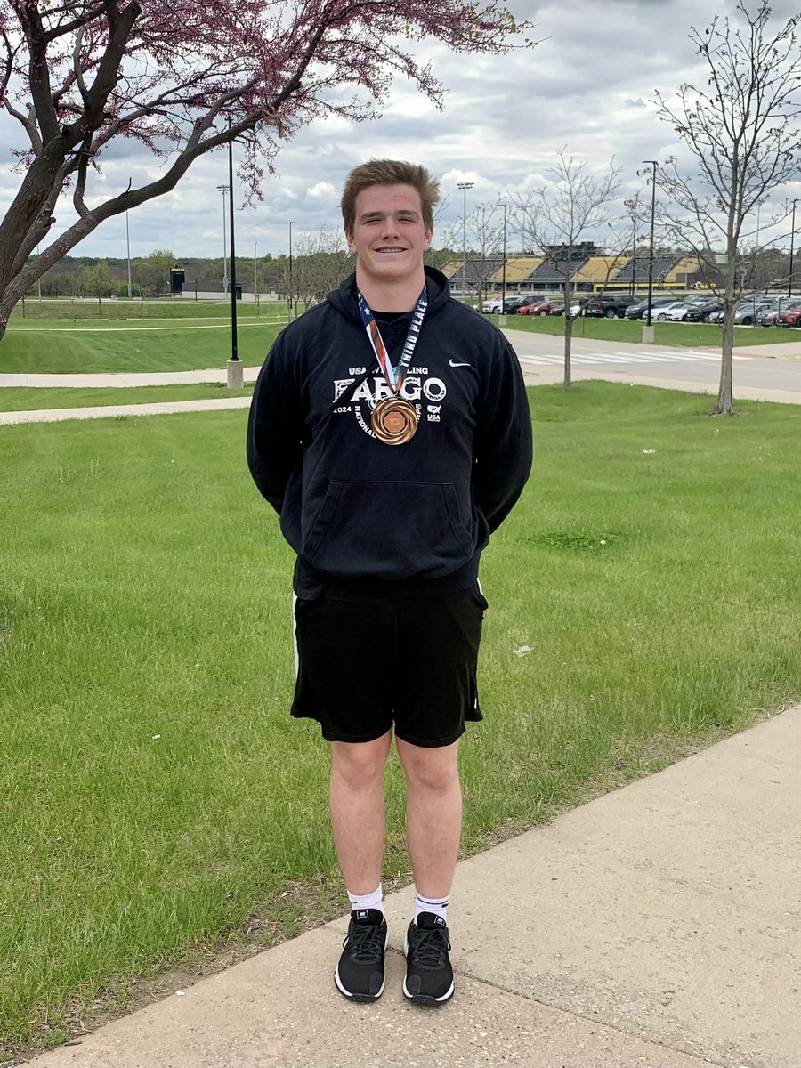 Big Andrew finished his day in 3rd and is headed back to Fargo! 

He will be back tomorrow for Greco!