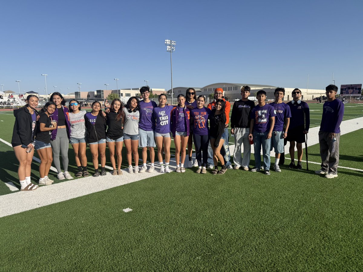 Bianca Gutierrez (@bgutierrez_ems) on Twitter photo Shoutout to our Eastlake HS kids on their support today at our track meet. It is the most fun full-circle moment to have my HS kids back helping my MS kids. Blessed! 🙌🏼 <a href="/EHSTrack_/">Eastlake Track and Field</a> Shoutout to our Eastlake HS kids on their support today at our track meet. It is the most fun full-circle moment to have my HS kids back helping my MS kids. Blessed! 🙌🏼 <a href="/EHSTrack_/">Eastlake Track and Field</a>