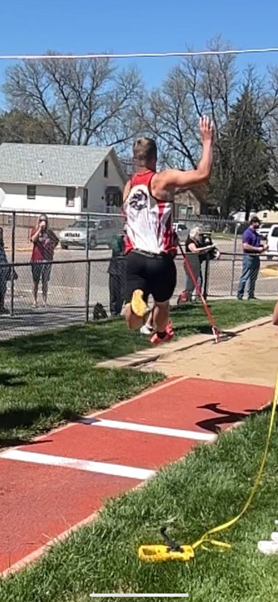 Bison jump squad is lighting up at the right time!  Southwest Conference girls LJ champion🥇Aspen Hazlitt 🥈 Malia Hilker. TJ 🥈 Briley Morgan. Boys LJ 🥉 Miles Pollmann. TJ 4th place Osney Barber. huge PR for TJ kenzie Michaelis. Cant forget about NDSU Adam Dugger PR of 24’5!