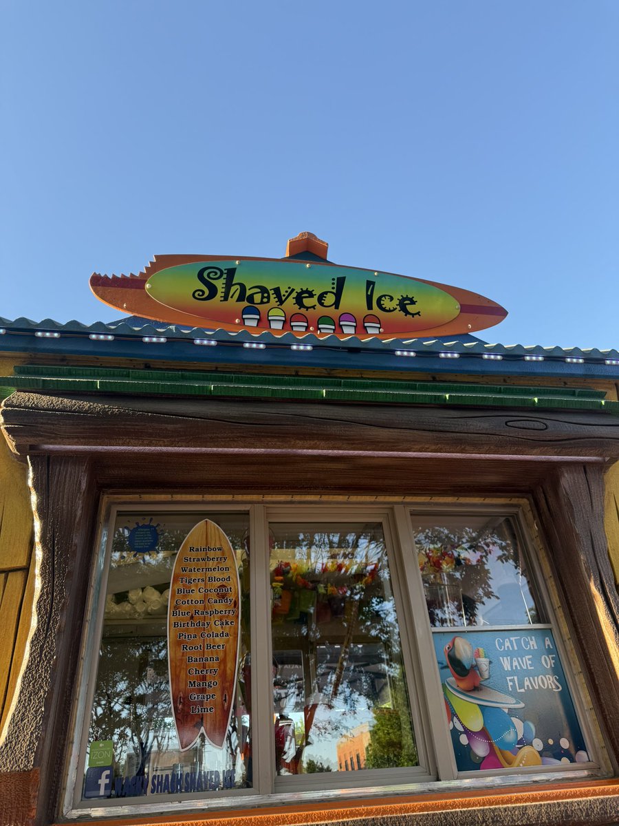 You have a few more hours to come get your shaved ice and enjoy the evening as you’re walking around the square at the Cinco de Mayo festival in Celina…..