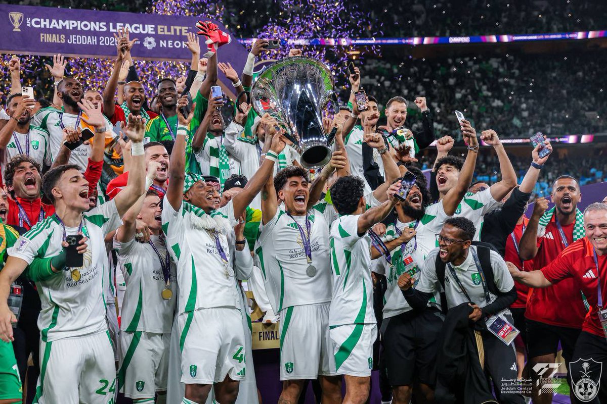 w4_iil's tweet photo. CHAMPIONS 💚🤍🤩. https://t.co/lBOI5OK9f5