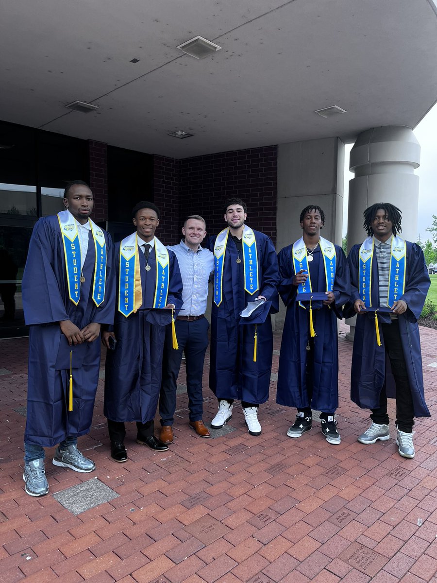 Proud of my guys! <a href="/michaelxcoop/">Michael Cooper</a> <a href="/Mutxmbo/">Ali Sakho</a> <a href="/HusseinShawkat3/">Hussein elmaraghy</a> <a href="/thomas_lebron/">LeBron Thomas ♛</a> <a href="/bryaninza1k/">Bryan Akanmu</a>