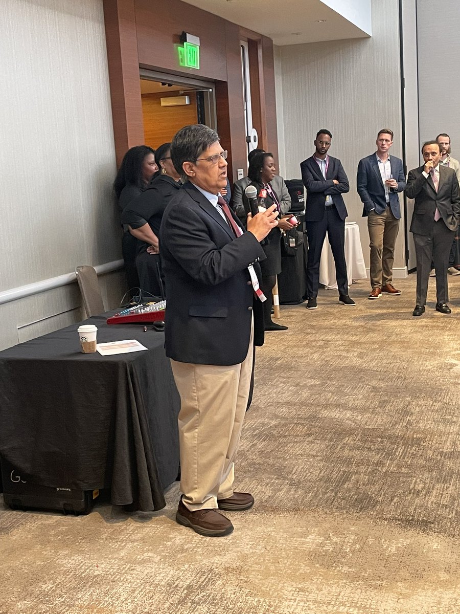 shifaumarMD's tweet image. Happening right now #Housefull @ASGEendoscopy #FellowsNetworkingSession 

🙏 to outstanding support from @ASGEendoscopy leadership #PrateekSharma #AmitabhChak 

🔥🔥🔥🔥🔥