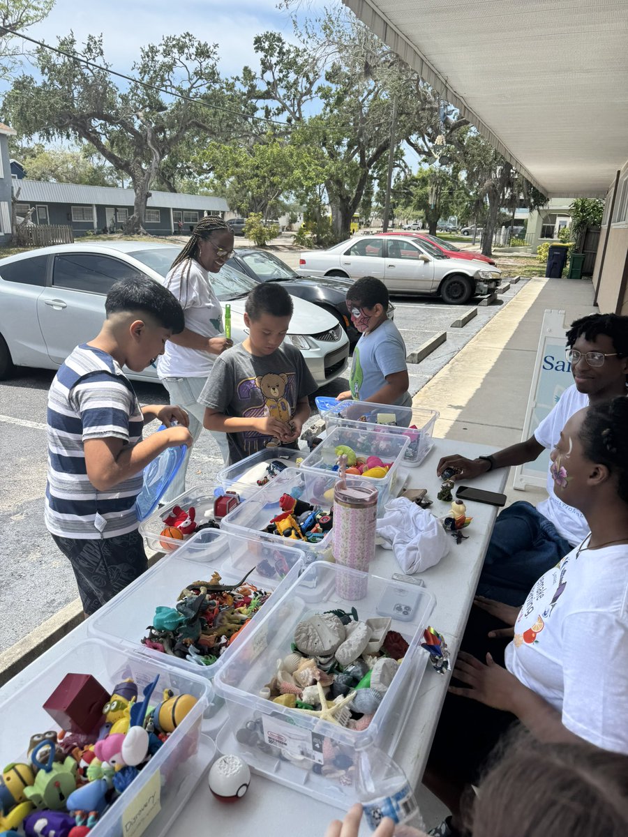 Lyndsey Smith (@lsmithtpf) on Twitter photo What a great day of creativity, connection, and community!
From bounce houses and bubbles to sand art, face painting, and family fun—every smile told a story. #RemakeLearningDays <a href="/HayesShalia/">Dr. Shalia Moore-Hayes</a> <a href="/ThePattersonFdn/">The Patterson Foundation</a> What a great day of creativity, connection, and community!
From bounce houses and bubbles to sand art, face painting, and family fun—every smile told a story. #RemakeLearningDays <a href="/HayesShalia/">Dr. Shalia Moore-Hayes</a> <a href="/ThePattersonFdn/">The Patterson Foundation</a>
