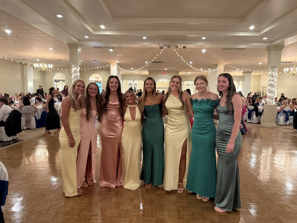 AWVB all dressed-up for Prom! ☺️